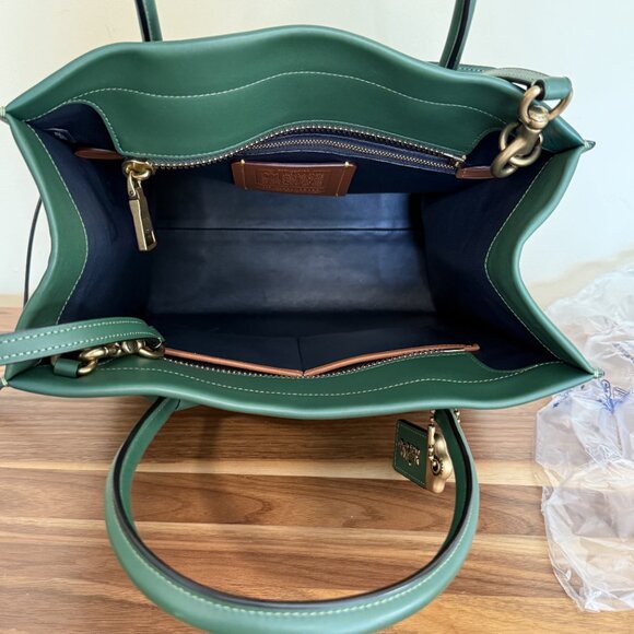 COACH Archive Original Cashin Carry Tote 79155 Hunter Green EUC glovetan leather - Picture 9 of 13